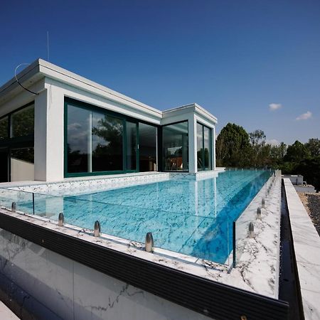 Villa Bauhaus Gold Siófok Esterno foto